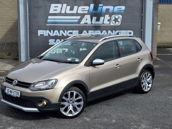 Volkswagen Polo Hatchback, Petrol, 2015, Gold