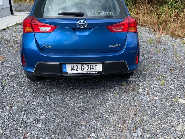Toyota Auris Hatchback, Petrol, 2014, Blue