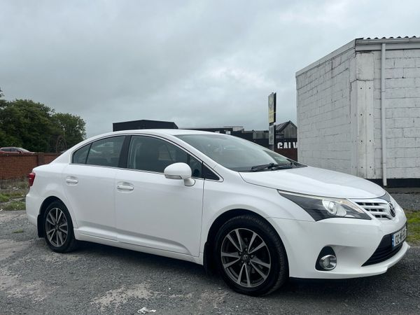 Toyota Avensis Saloon, Diesel, 2013, White