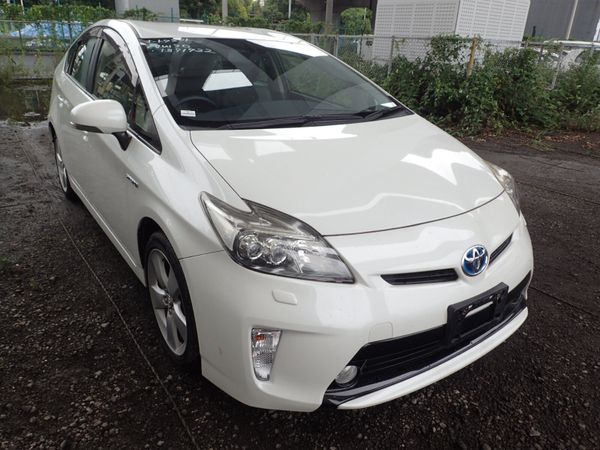 Toyota Prius Hatchback, Petrol Hybrid, 2014, White
