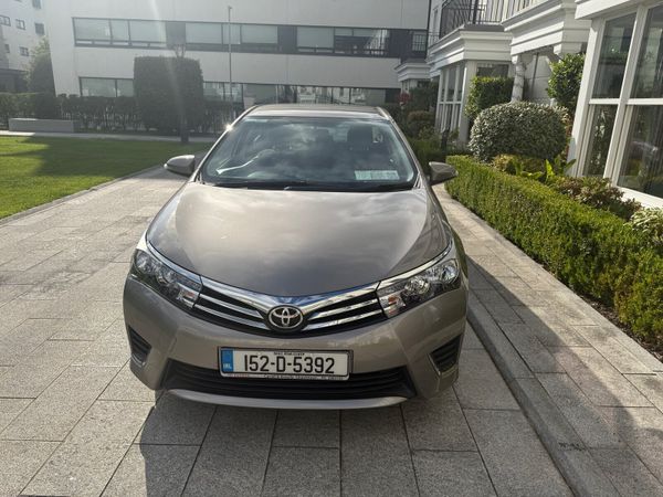 Toyota Corolla Saloon, Petrol, 2015, Bronze
