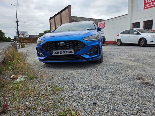 Ford Focus Hatchback, Petrol, 2023, Blue