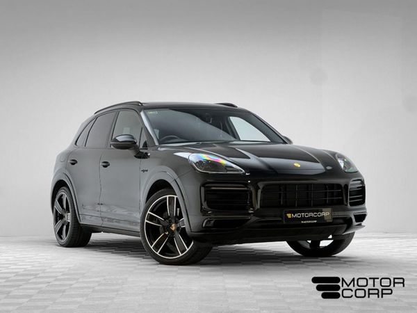Porsche Cayenne SUV, Hybrid, 2023, Black