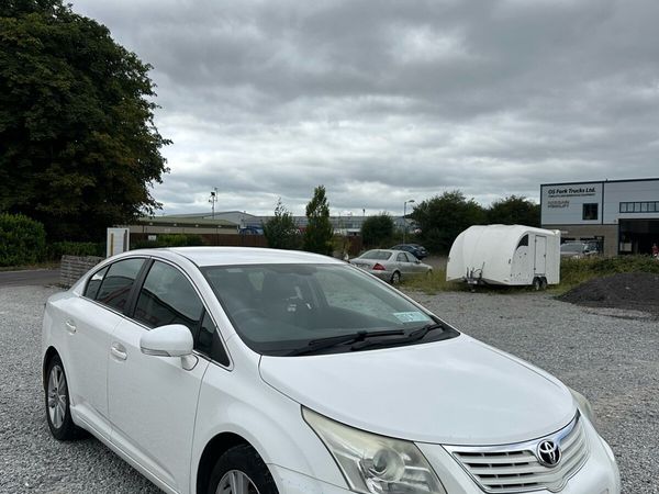 Toyota Avensis Saloon, Diesel, 2009, White