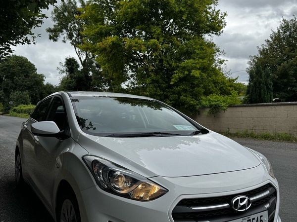 Hyundai i30 Hatchback, Petrol, 2015, White