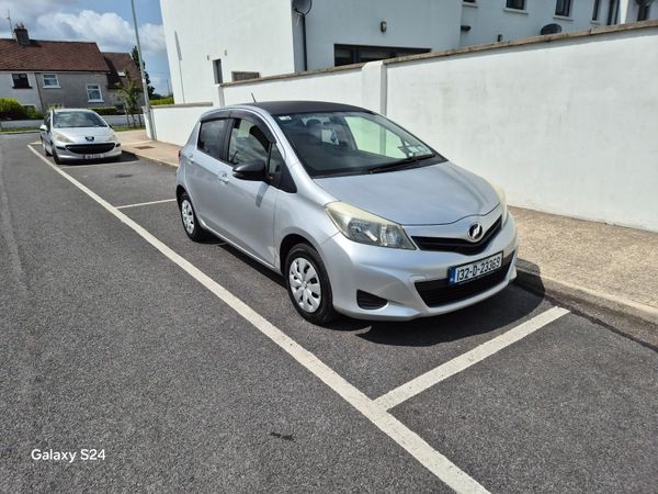 Toyota Vitz Hatchback, Petrol, 2013, Silver