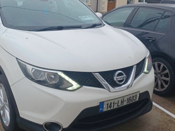 Nissan Qashqai Hatchback, Diesel, 2014, White