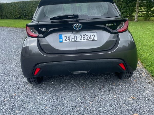 Toyota Yaris Hatchback, Petrol Hybrid, 2024, Grey
