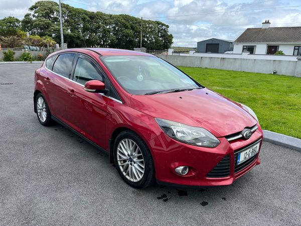 Ford Focus Hatchback, Diesel, 2012, Red