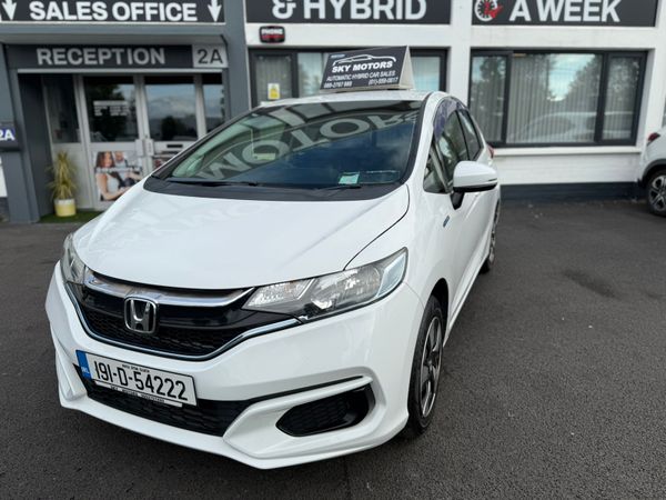 Honda Fit Hatchback, Petrol Hybrid, 2019, White
