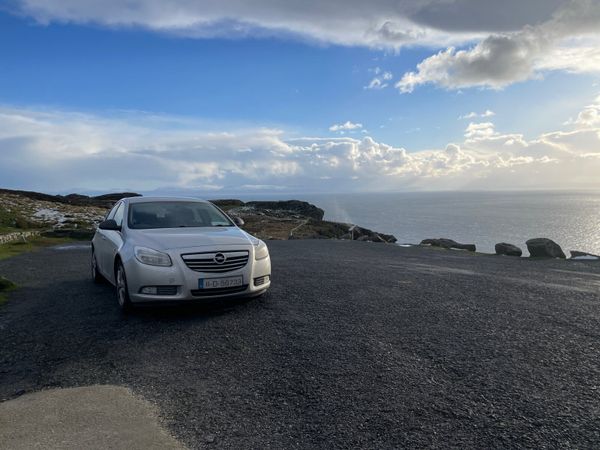 Vauxhall Insignia Hatchback, Diesel, 2011, Silver