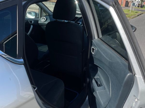 Ford Fiesta Hatchback, Petrol, 2012, Silver