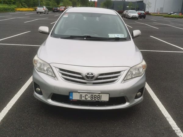 Toyota Corolla Saloon, Diesel, 2011, Silver