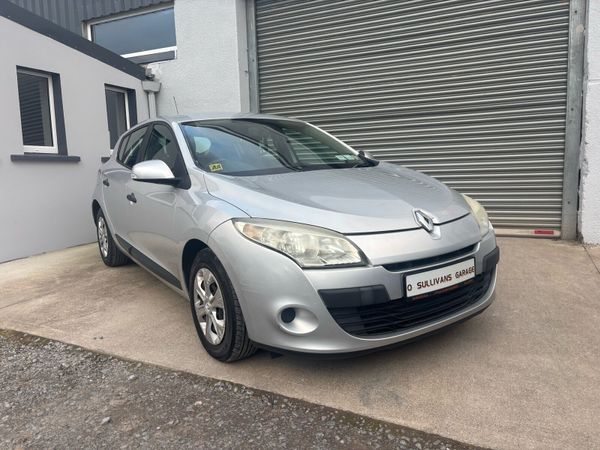 Renault Megane Hatchback, Diesel, 2010, Silver