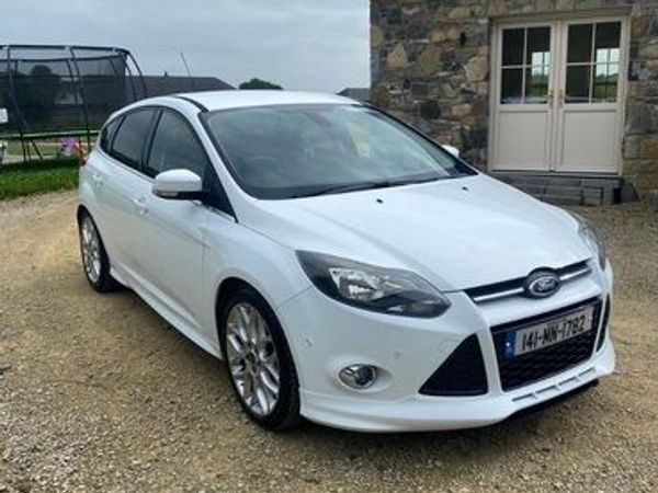 Ford Focus Hatchback, Diesel, 2014, White
