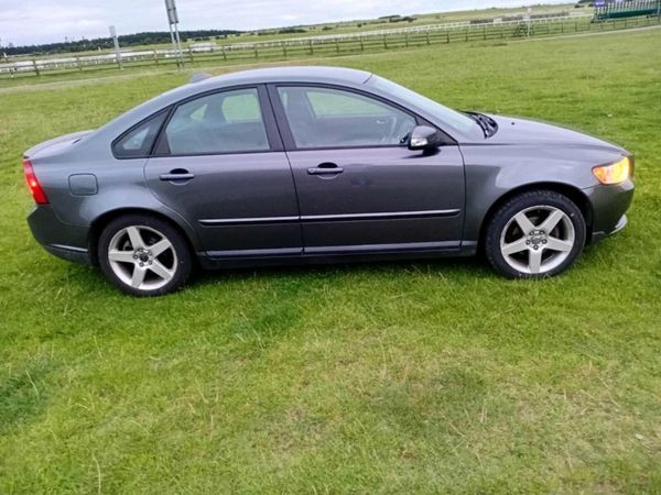 Volvo S40 Saloon, Diesel, 2009, Grey