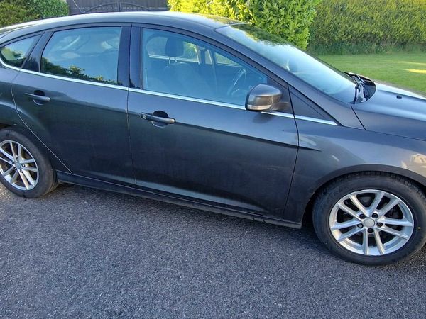 Ford Focus Hatchback, Diesel, 2015, Grey