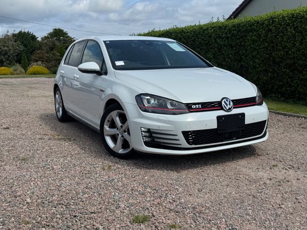 Volkswagen Golf Hatchback, Petrol, 2016, White