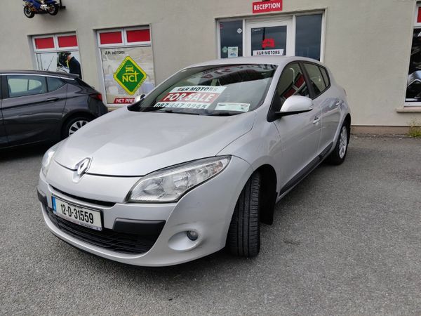Renault Megane Hatchback, Diesel, 2012, Silver