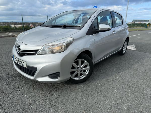 Toyota Yaris Hatchback, Petrol, 2012, Silver