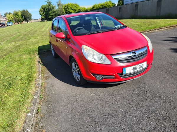 Opel Corsa Hatchback, Diesel, 2011, Red