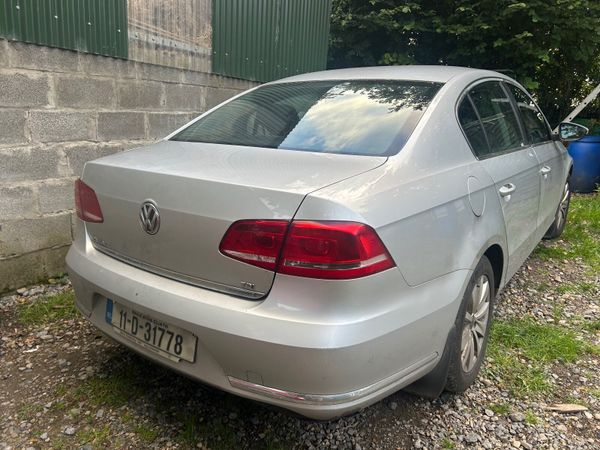 Volkswagen Passat Saloon, Diesel, 2011, Silver