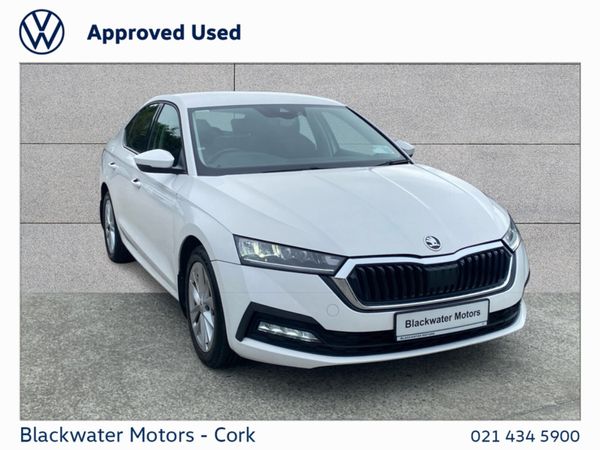 Skoda Octavia Saloon, Petrol, 2021, White