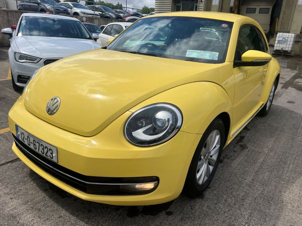 Volkswagen Beetle Hatchback, Petrol, 2012, Yellow
