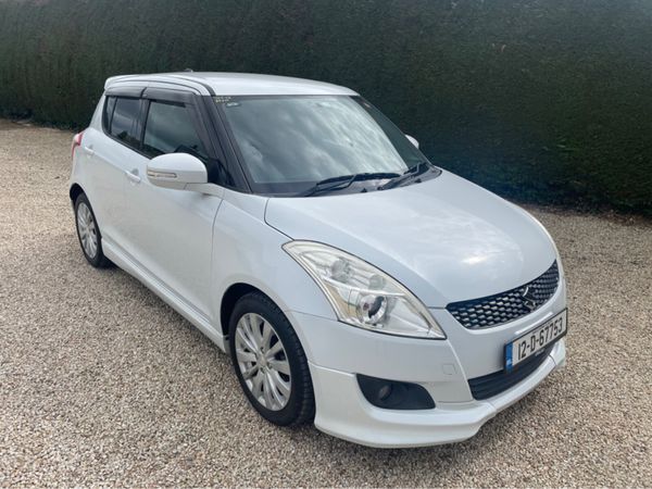 Suzuki Swift Hatchback, Petrol, 2012, White