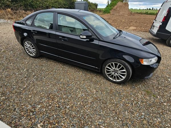 Volvo S40 Saloon, Diesel, 2011, Black