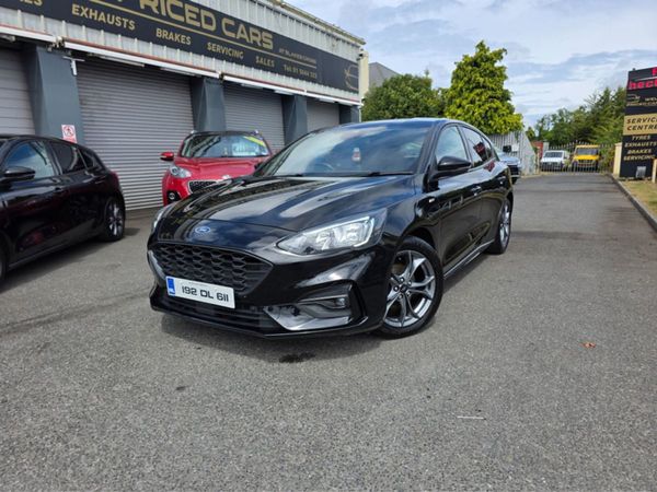 Ford Focus Hatchback, Petrol, 2019, Black