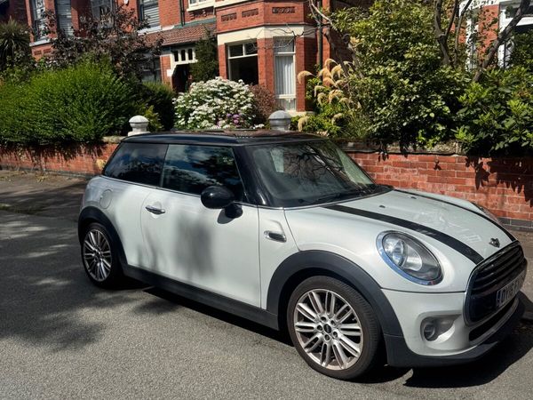 Mini Cooper Hatchback, Diesel, 2016, Silver