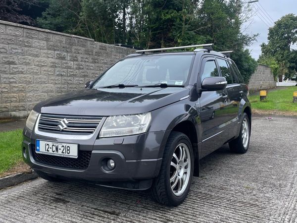 Suzuki Grand Vitara SUV, Diesel, 2012, Grey