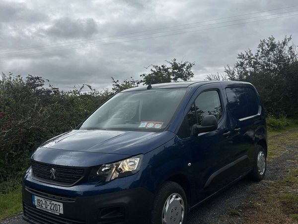 Peugeot Partner MPV, Diesel, 2019, Blue