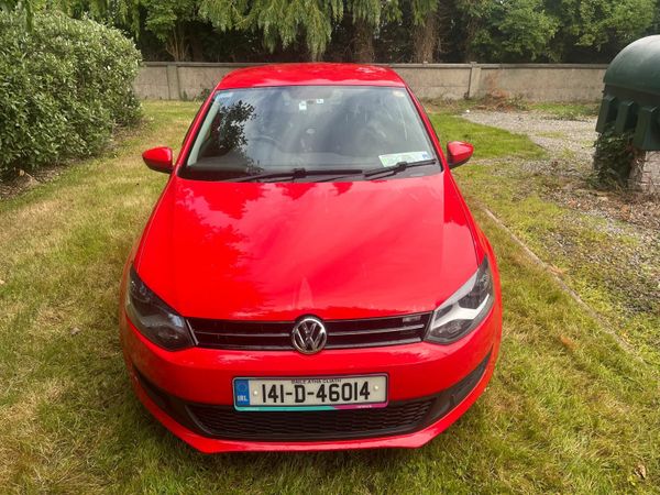 Volkswagen Polo Hatchback, Petrol, 2014, Red