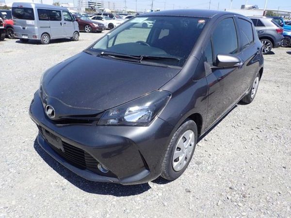 Toyota Yaris Hatchback, Petrol, 2016, Grey