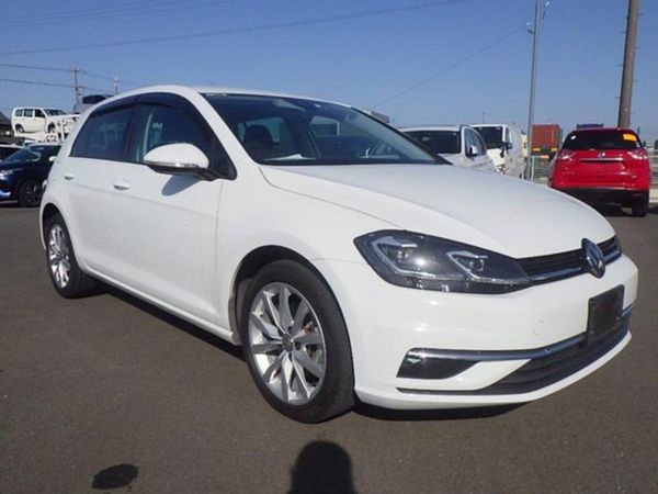 Volkswagen Golf Hatchback, Petrol, 2018, White