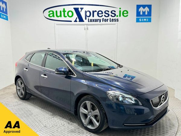 Volvo V40 Hatchback, Petrol, 2014, Blue