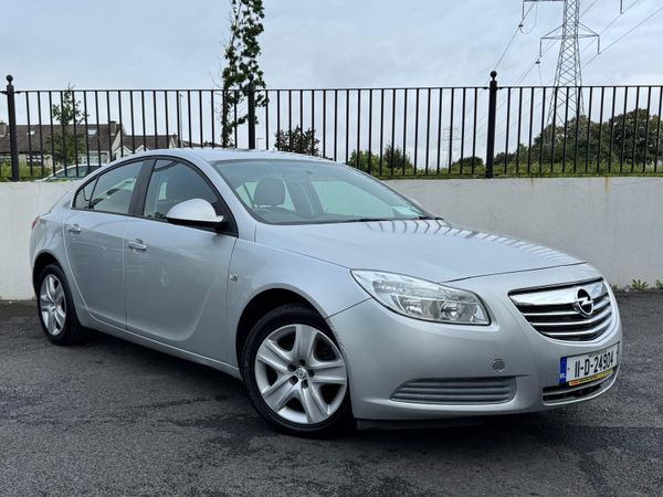 Opel Insignia Hatchback, Diesel, 2011, Silver