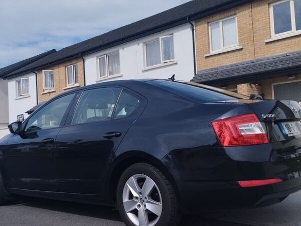 Skoda Octavia Saloon, Diesel, 2016, Black