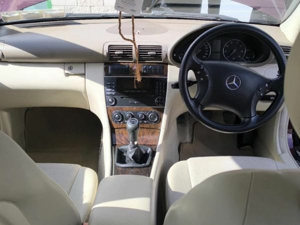 Mercedes-Benz C-Class Saloon, Petrol, 2006, Red