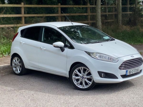 Ford Fiesta Hatchback, Diesel, 2016, White