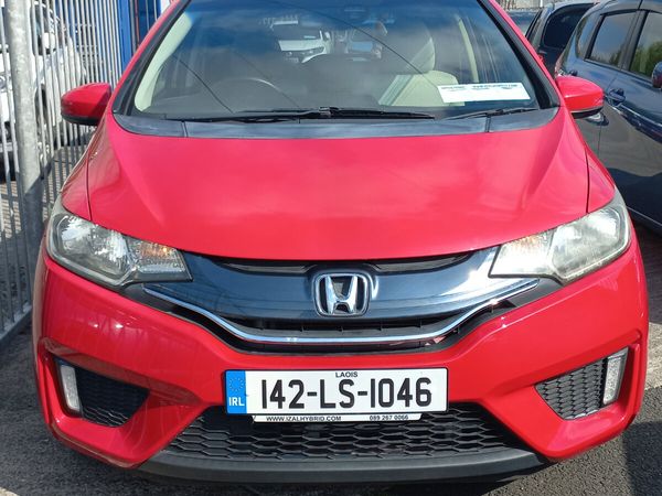 Honda Fit Hatchback, Petrol, 2014, Red