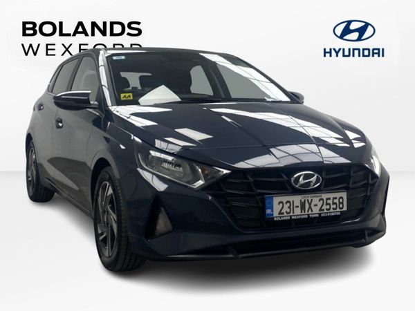 Hyundai i20 Hatchback, Petrol, 2023, Grey