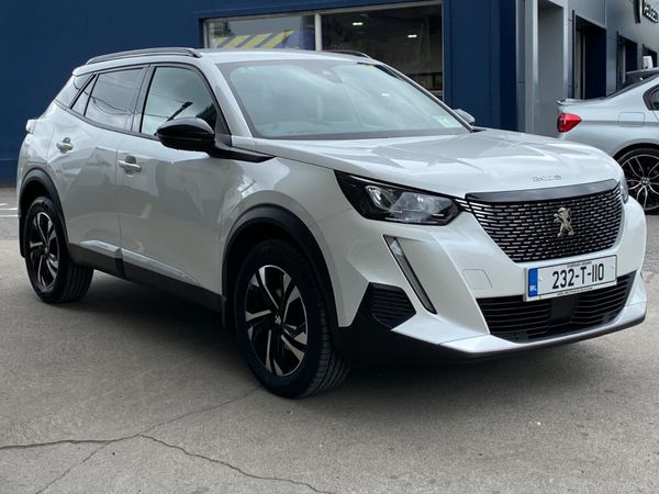Peugeot 2008 MPV, Petrol, 2023, White