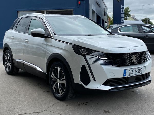 Peugeot 3008 MPV, Petrol, 2021, White