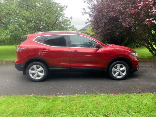 Nissan Qashqai MPV, Diesel, 2018, Red