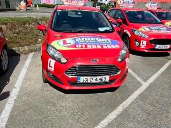 Ford Fiesta Hatchback, Petrol, 2016, Red