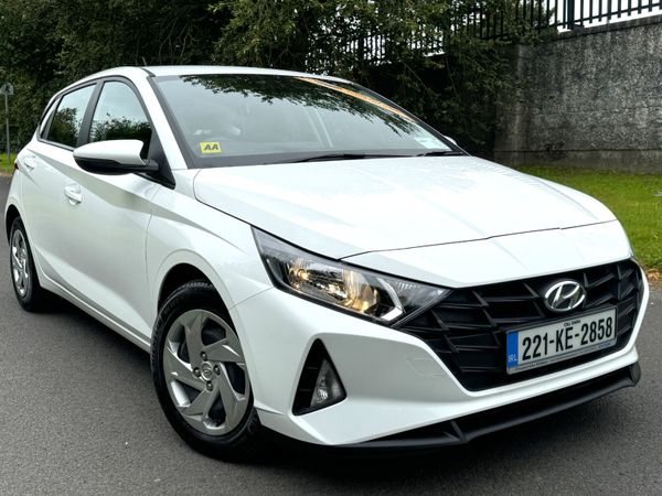 Hyundai i20 Hatchback, Petrol, 2022, White