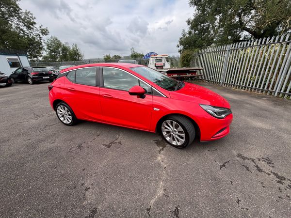 Opel Astra Hatchback, Diesel, 2016, Red